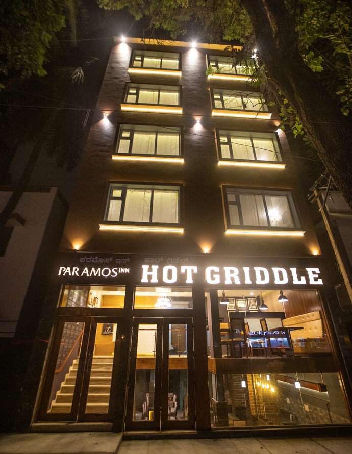 How to reach Hotel Paramos Inn