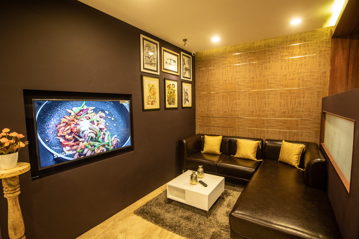 Contact Hotel Paramos Inn